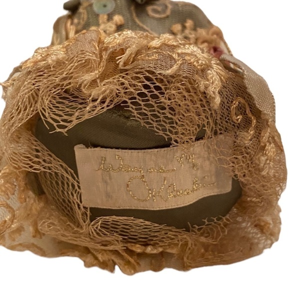 💕Katherine’s Collection Victorian Ballerina Bust Form Ornament - Picture 6 of 6